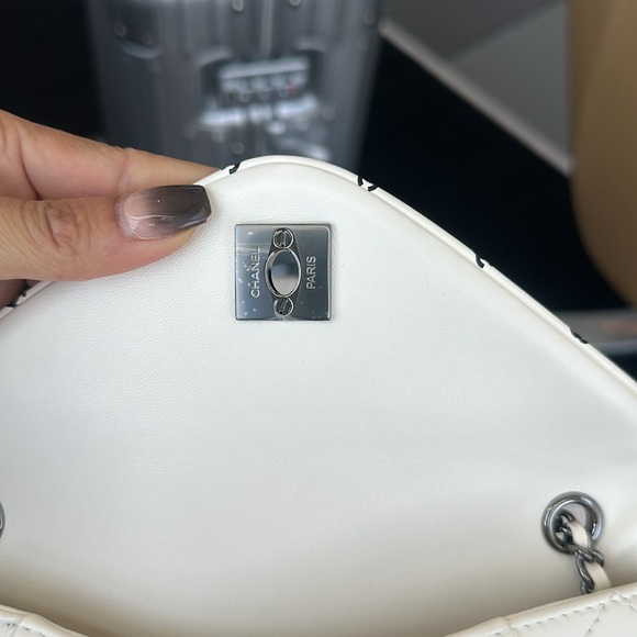 Chanel white envelopes chain Microchip. - Picture 4 of 10